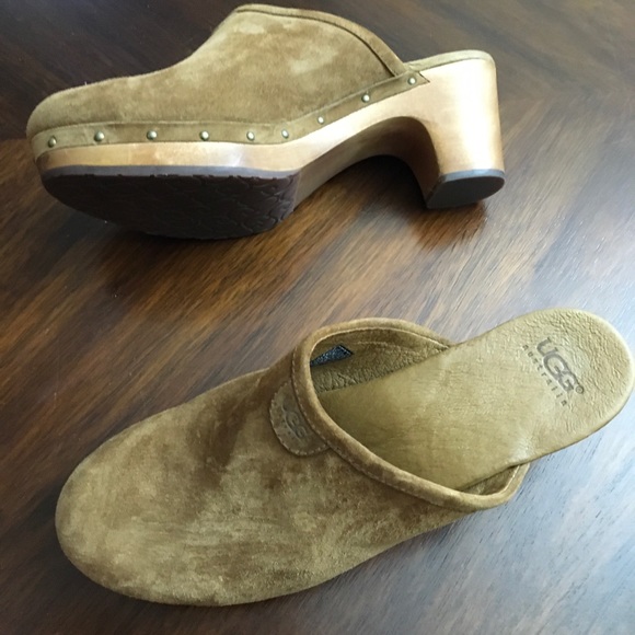 Ugg Clogs - Picture 2 of 6